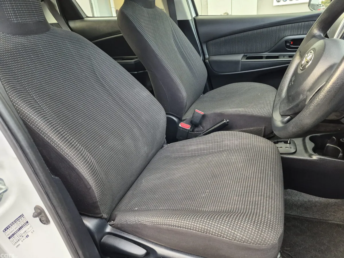Toyota Vitz Hatchback, Petrol, 2016, White