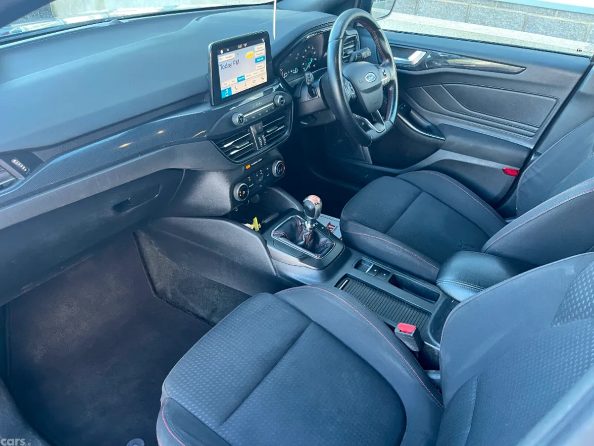 Ford Focus Hatchback, Diesel, 2019, Blue