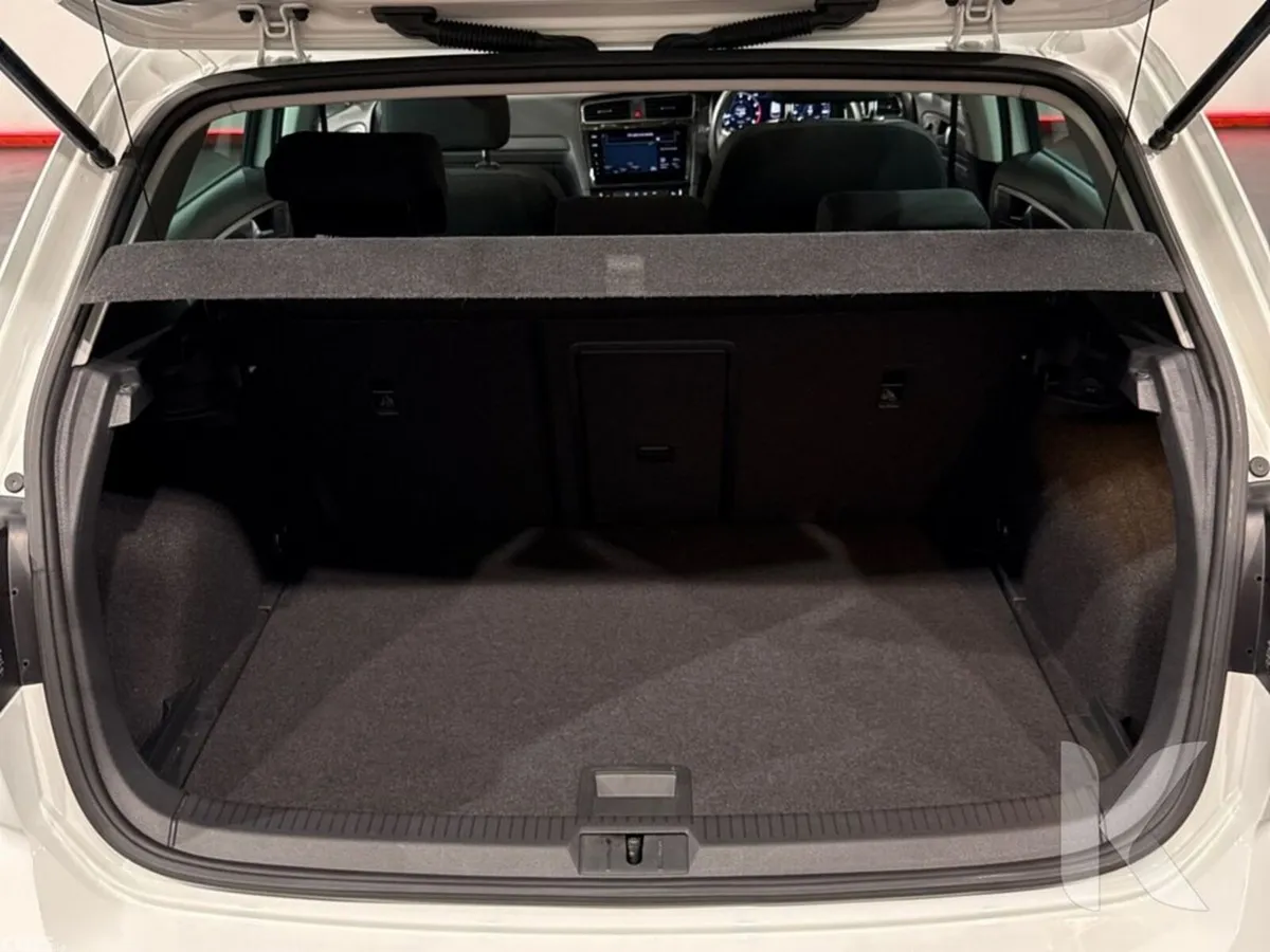 Volkswagen Golf Hatchback, Petrol, 2019, White