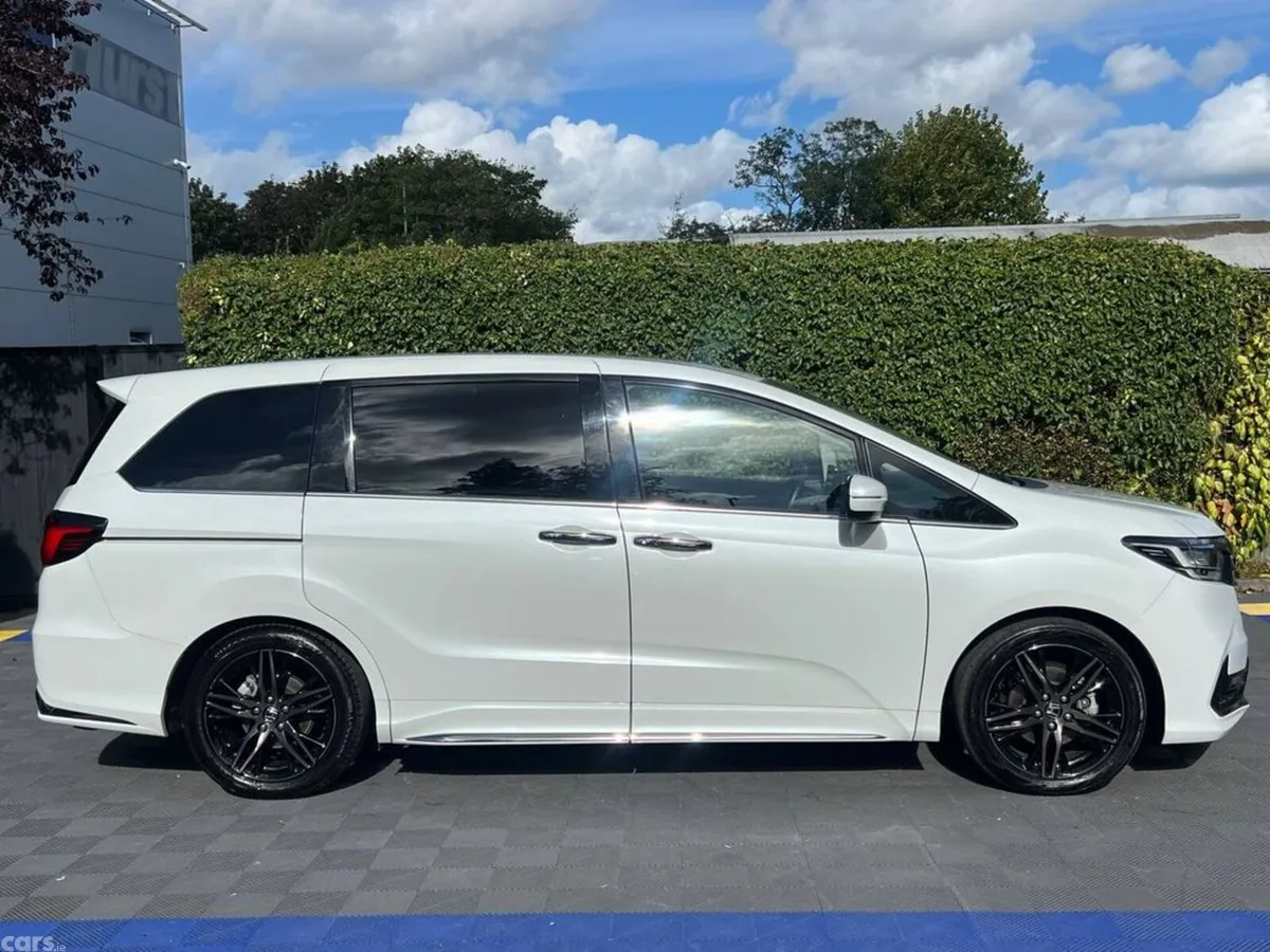 Honda Odyssey MPV, Petrol Hybrid, 2021, White