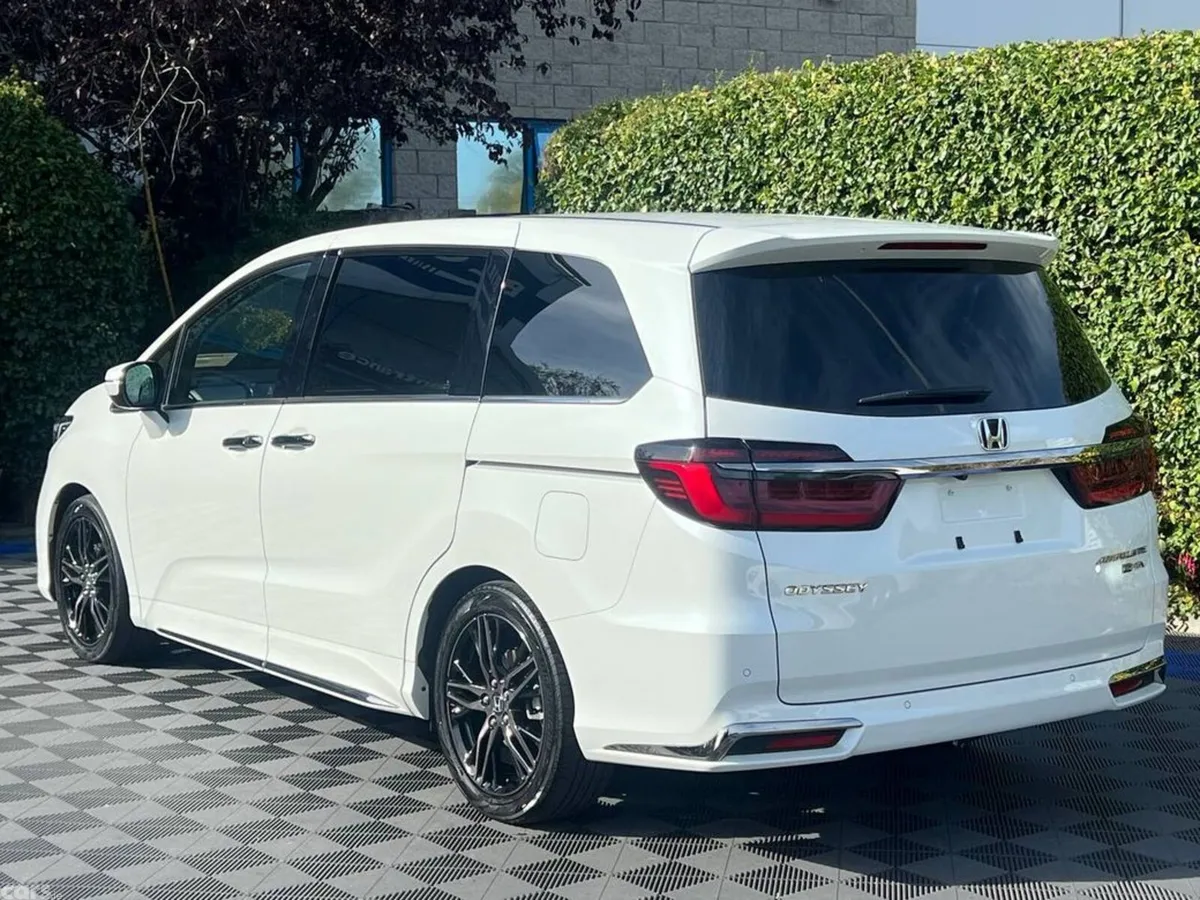 Honda Odyssey MPV, Petrol Hybrid, 2021, White