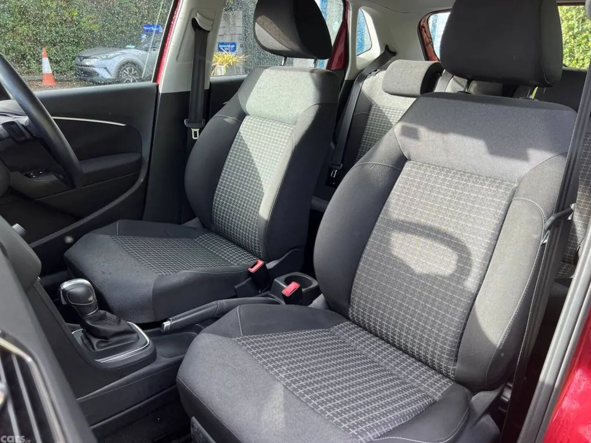 Volkswagen Polo Hatchback, Petrol, 2014, Red