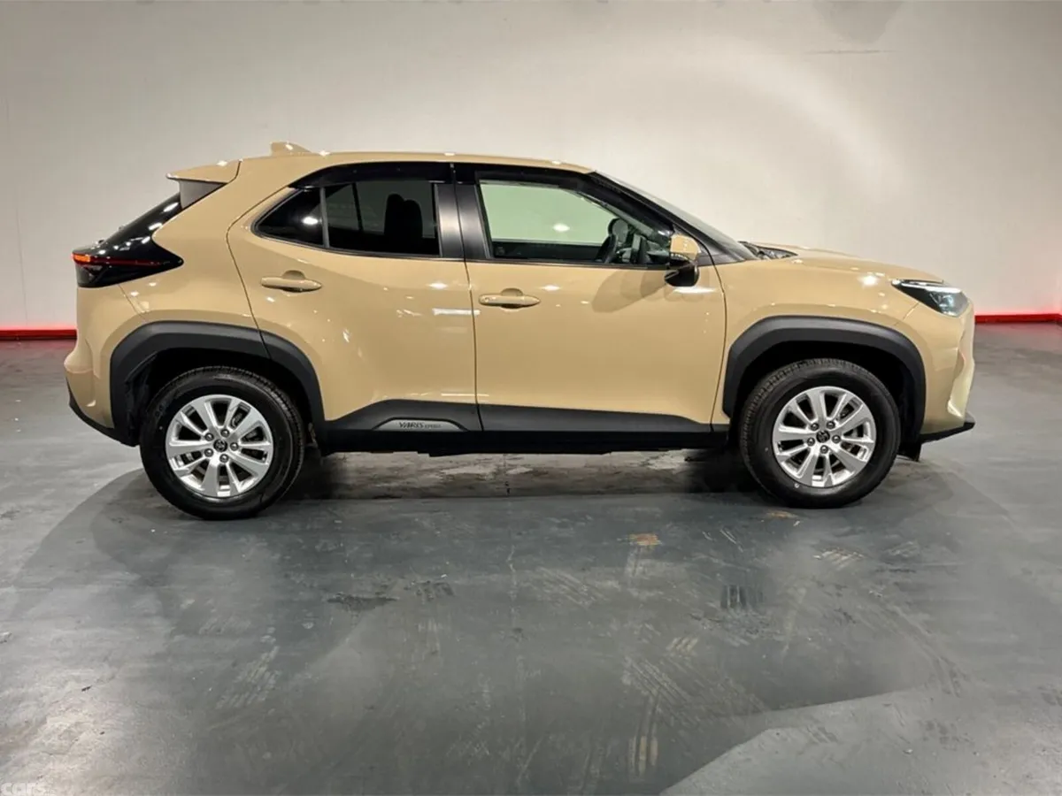 Toyota Yaris Cross SUV, Petrol Hybrid, 2023, Beige