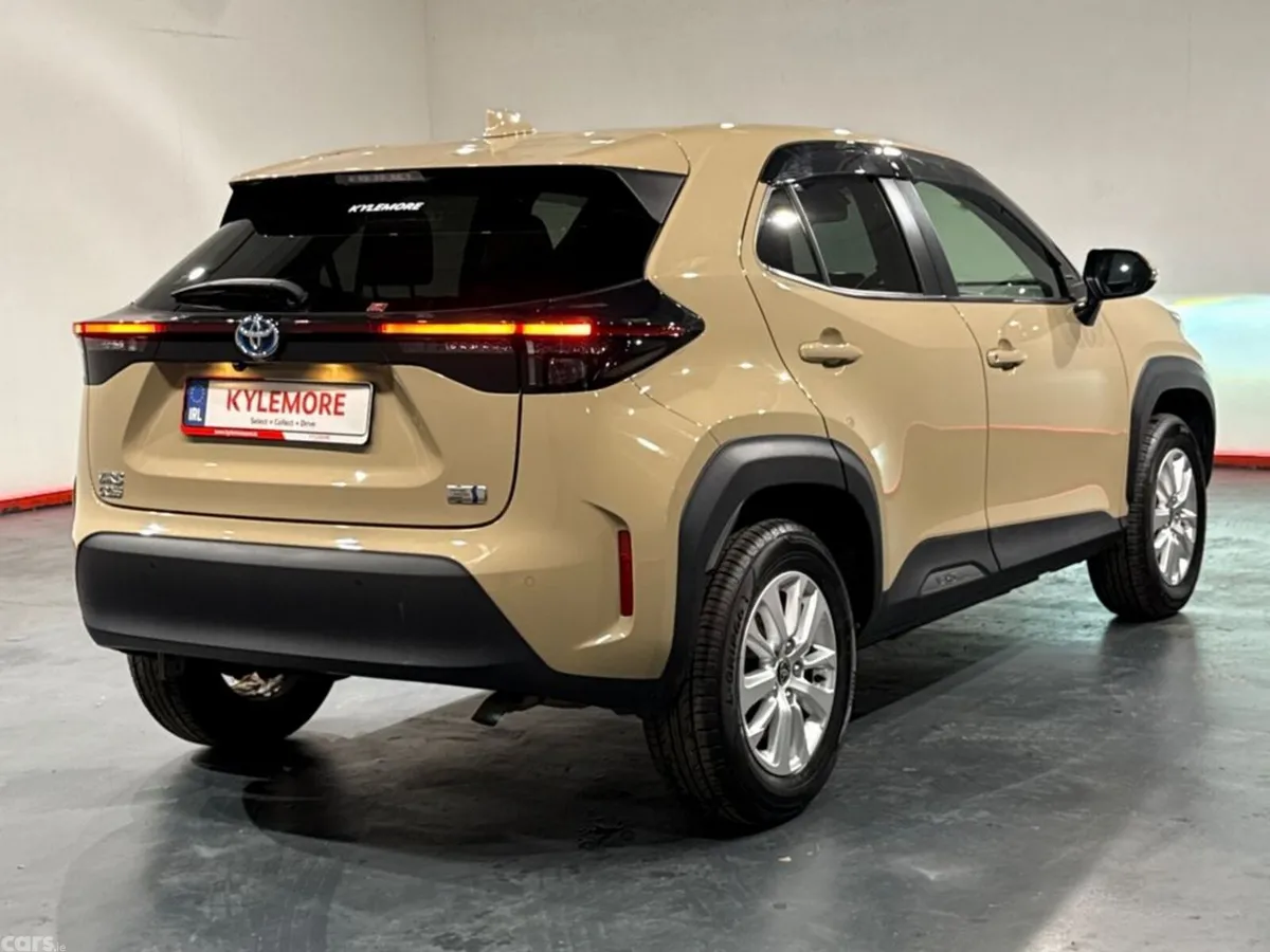 Toyota Yaris Cross SUV, Petrol Hybrid, 2023, Beige