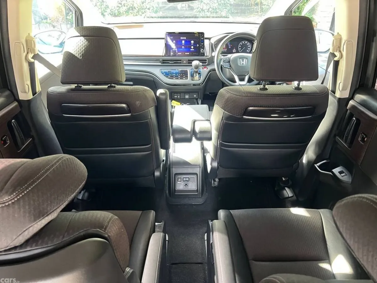 Honda Odyssey MPV, Petrol Hybrid, 2021, White