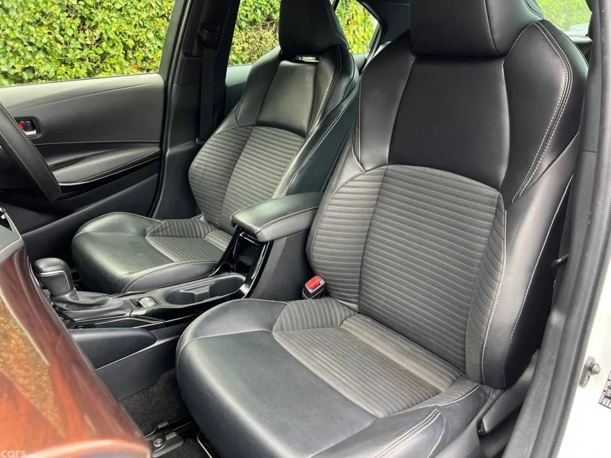 Toyota Corolla Saloon, Petrol Hybrid, 2020, White