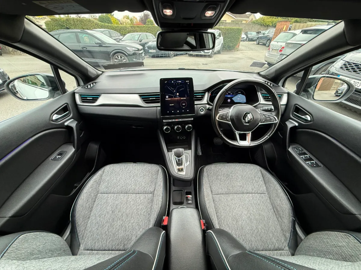 Renault Captur Hatchback, Petrol Plug-in Hybrid, 2021, White