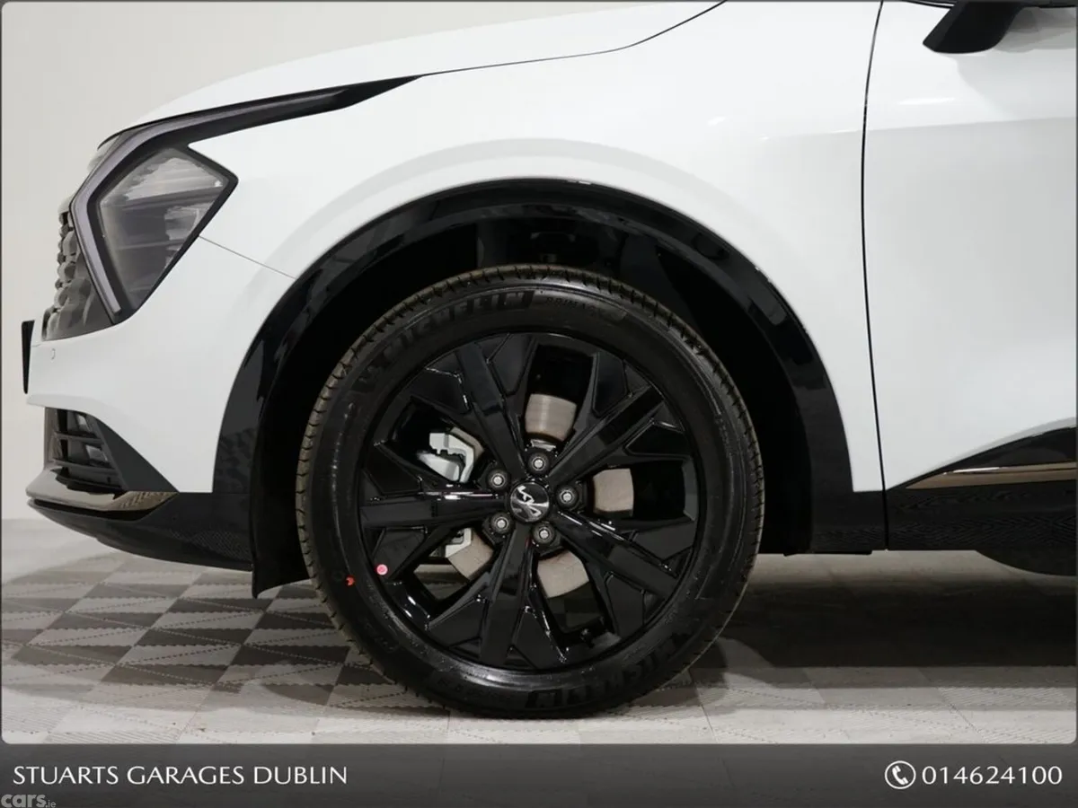 Kia Sportage MPV, Petrol Plug-in Hybrid, 2024, White