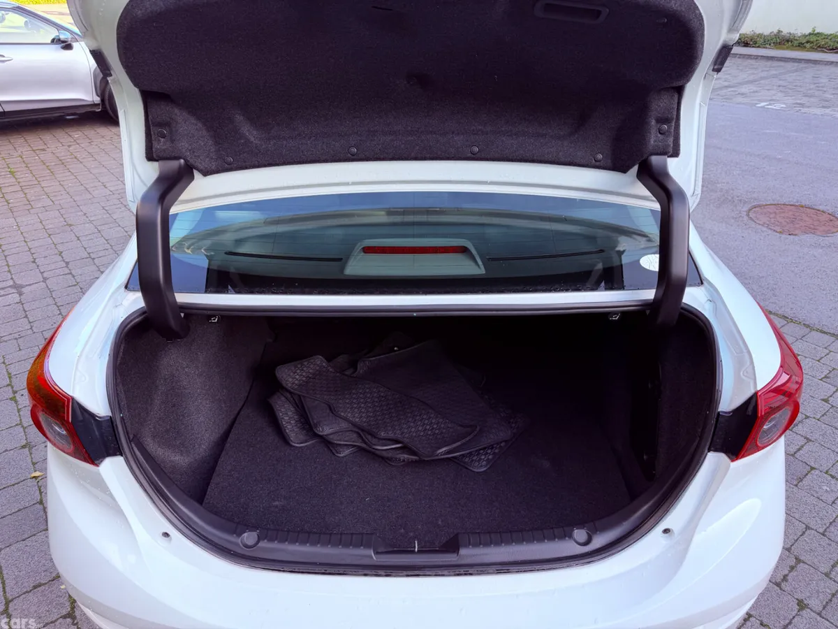 Mazda Mazda3 Saloon, Petrol, 2015, White