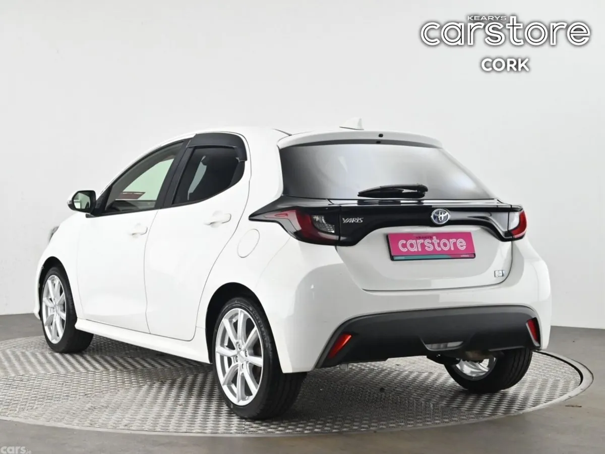 Toyota Yaris Hatchback, Petrol Hybrid, 2021, White
