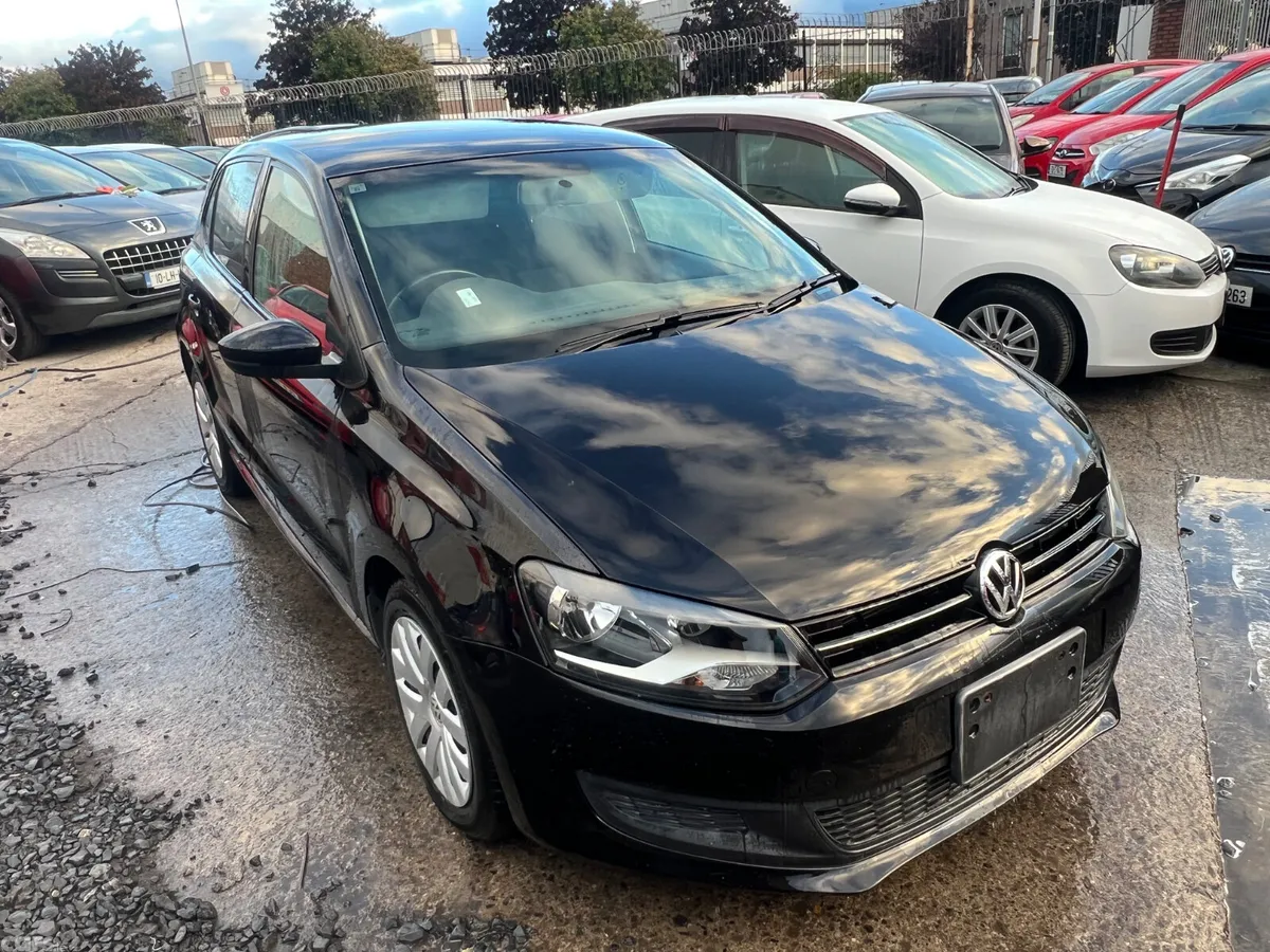 Volkswagen Polo Hatchback, Petrol, 2013, Black