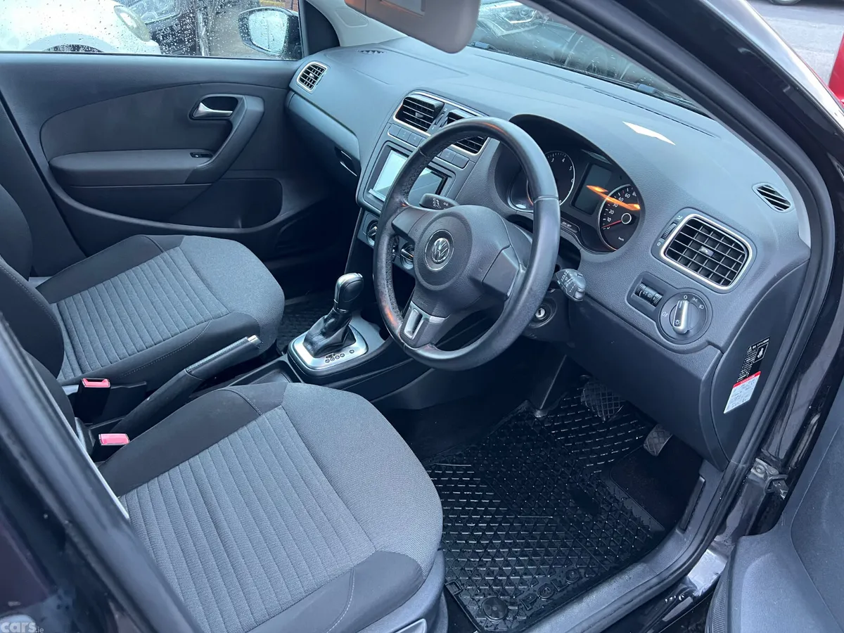 Volkswagen Polo Hatchback, Petrol, 2013, Black