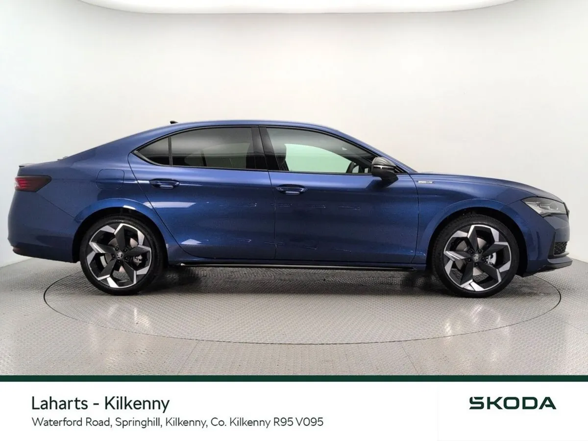 Skoda Superb Saloon, Diesel, 2026, Blue