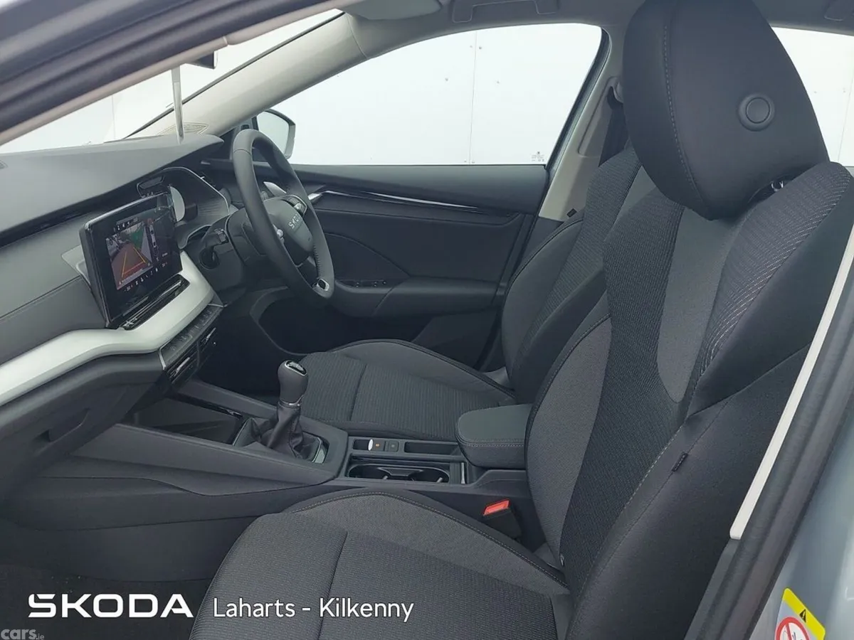 Skoda Octavia Saloon, Petrol, 2026, Grey