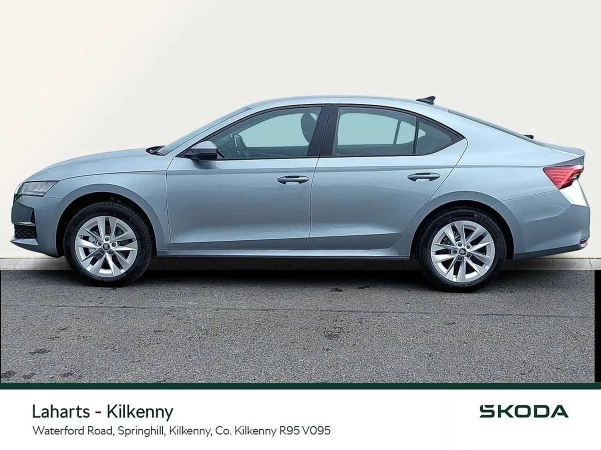 Skoda Octavia Saloon, Petrol, 2026, Grey