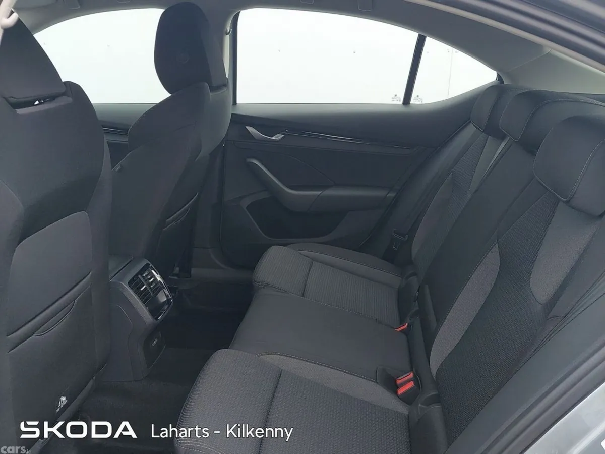 Skoda Octavia Saloon, Petrol, 2026, Grey
