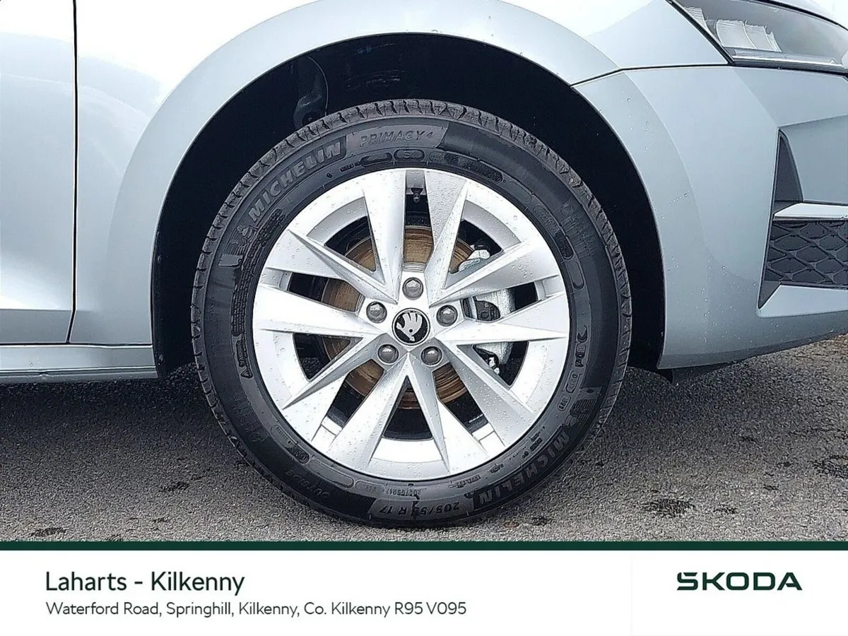 Skoda Octavia Saloon, Petrol, 2026, Grey
