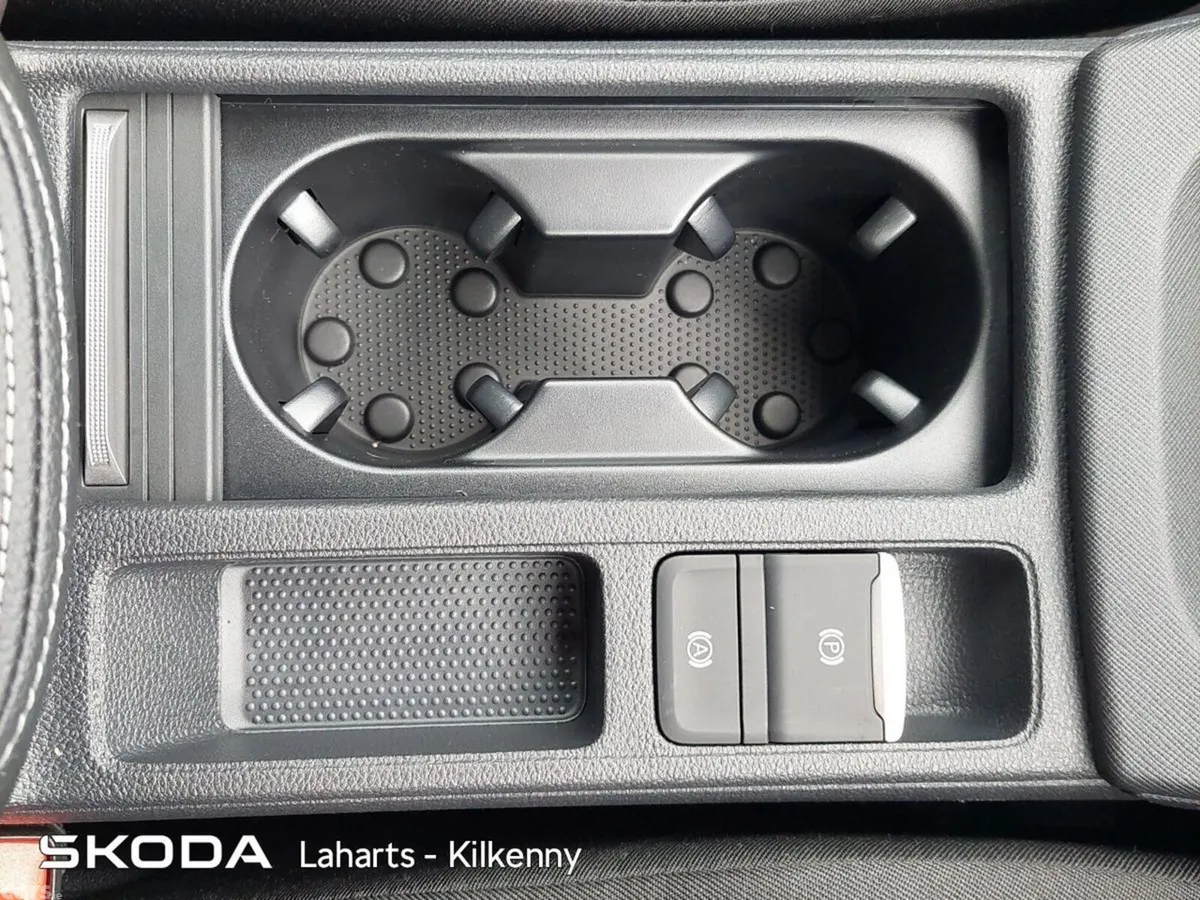 Skoda Octavia Saloon, Petrol, 2026, Grey