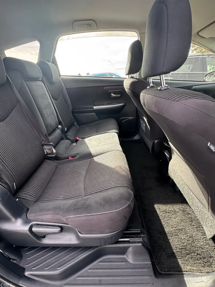 Toyota Prius MPV, Petrol Hybrid, 2016, Black