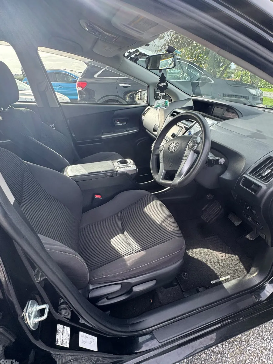 Toyota Prius MPV, Petrol Hybrid, 2016, Black