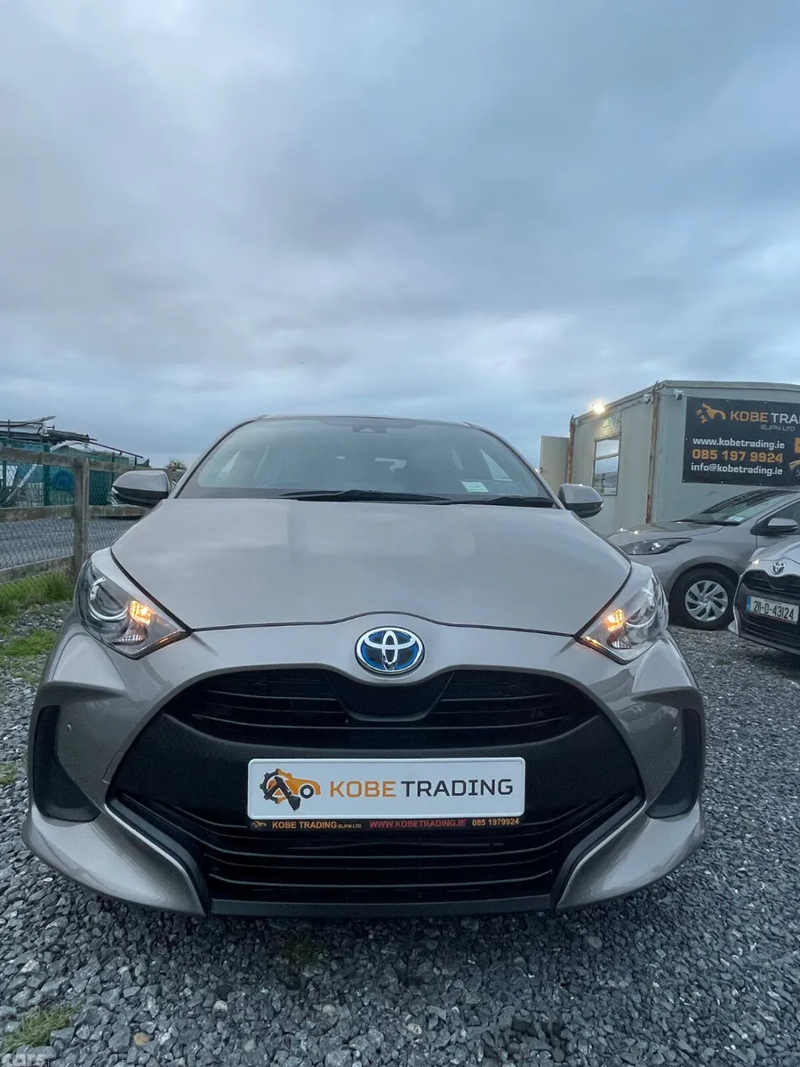 Toyota Yaris Hatchback, Petrol Hybrid, 2021, Brown