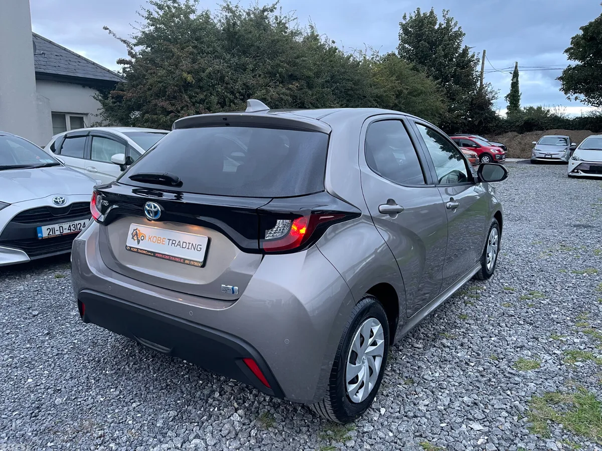 Toyota Yaris Hatchback, Petrol Hybrid, 2021, Brown