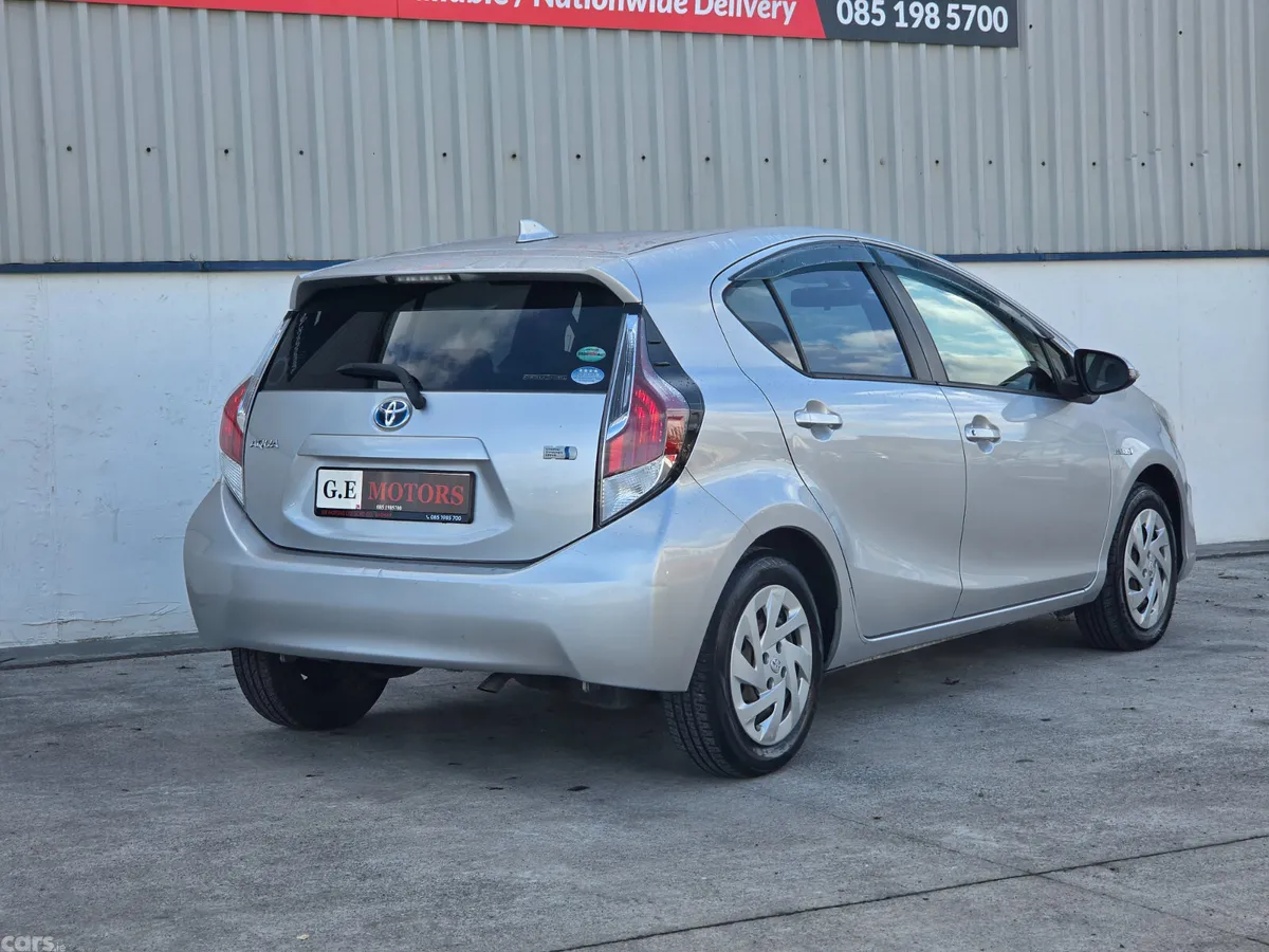 Toyota Aqua Hatchback, Petrol Hybrid, 2017, Silver