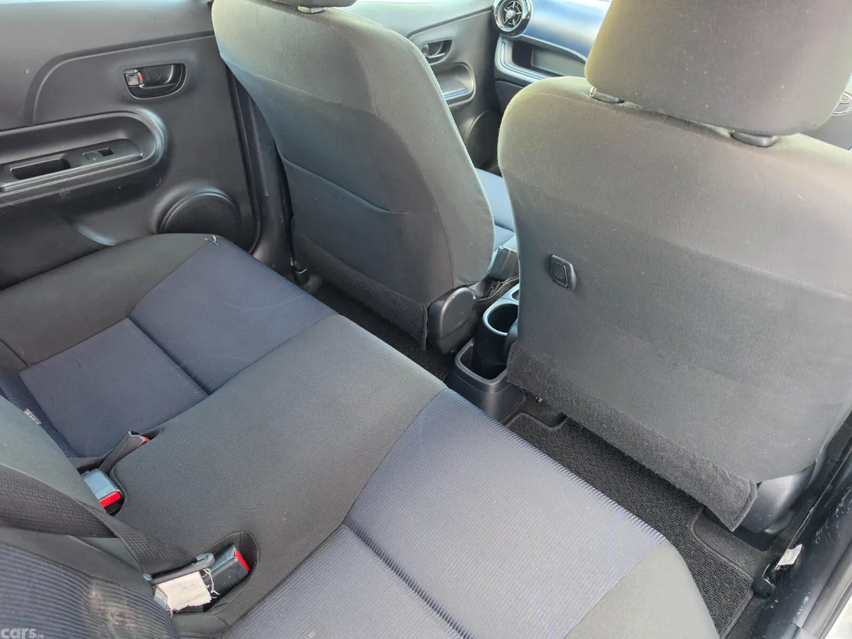 Toyota Aqua Hatchback, Petrol Hybrid, 2017, Silver
