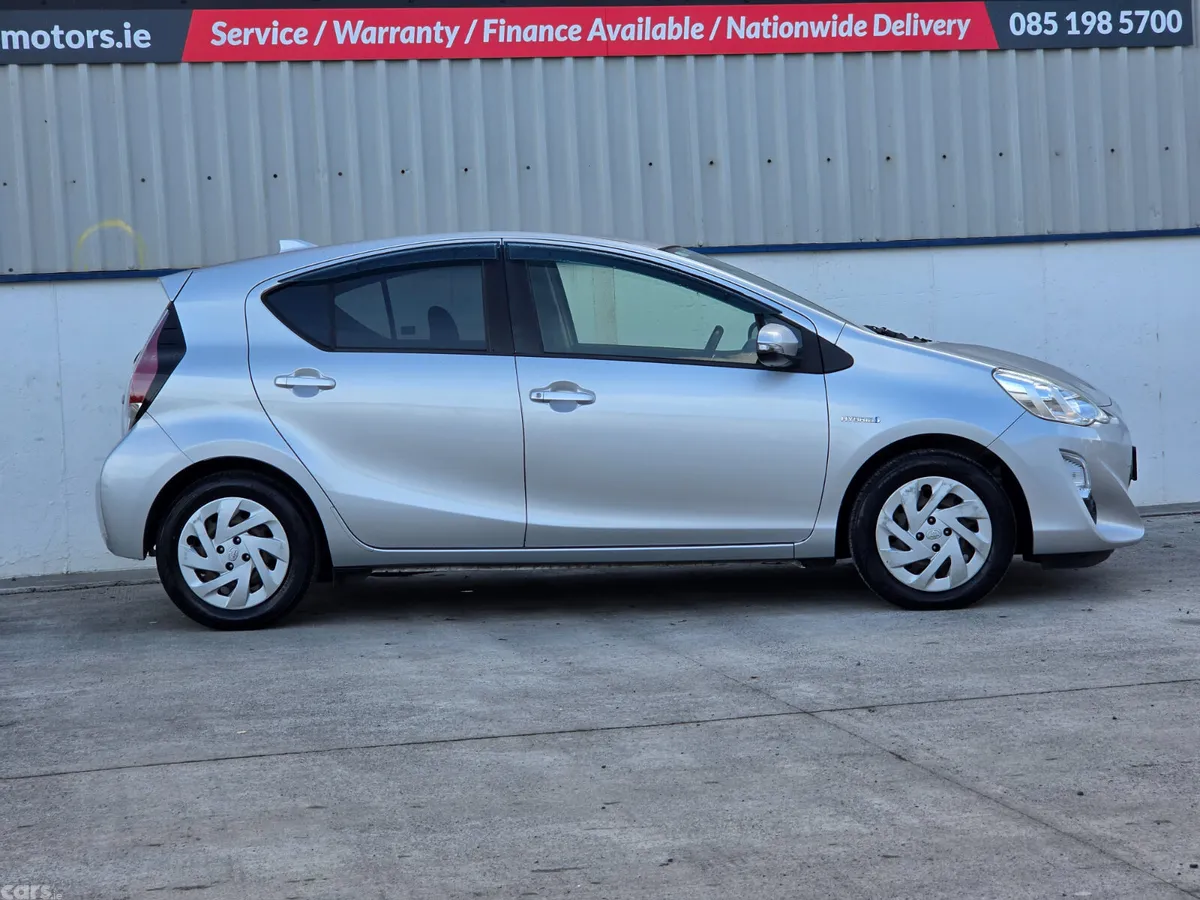 Toyota Aqua Hatchback, Petrol Hybrid, 2017, Silver