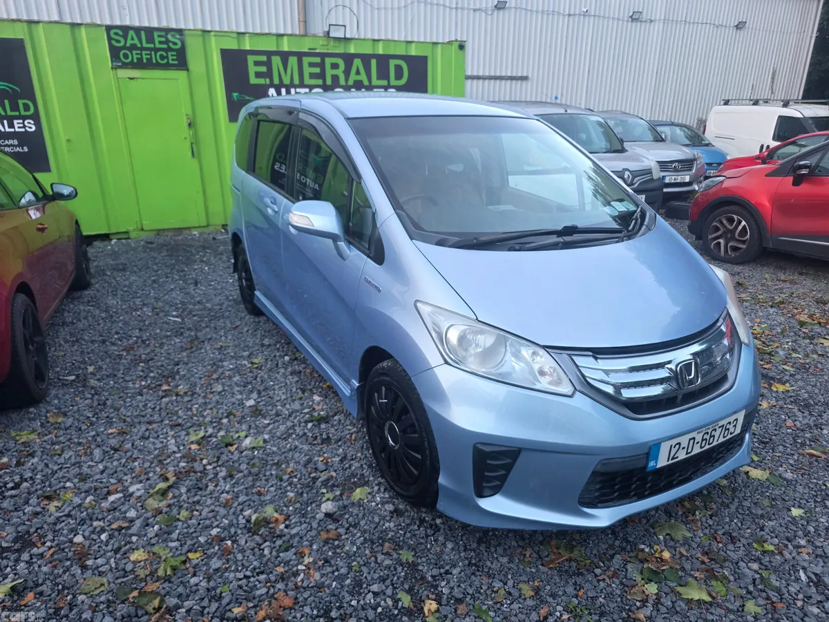 Honda Freed MPV, Petrol Hybrid, 2012, Blue