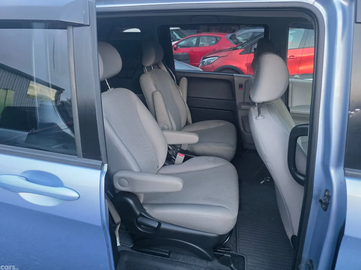 Honda Freed MPV, Petrol Hybrid, 2012, Blue