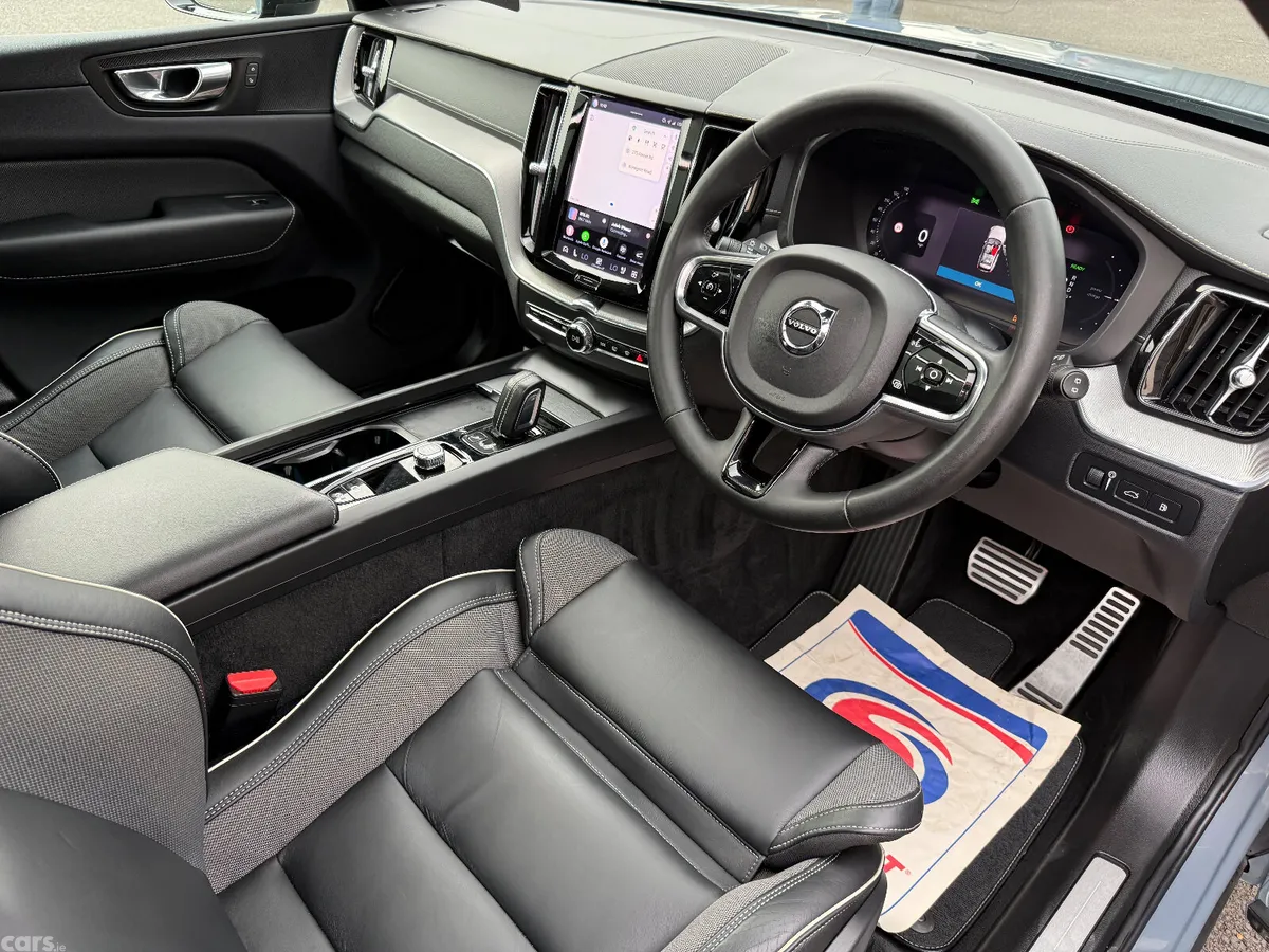 Volvo XC60 SUV, Petrol Plug-in Hybrid, 2022, Grey