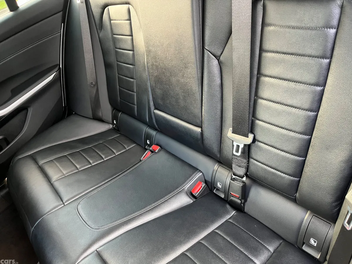 BMW 3-Series Saloon, Petrol Hybrid, 2021, White