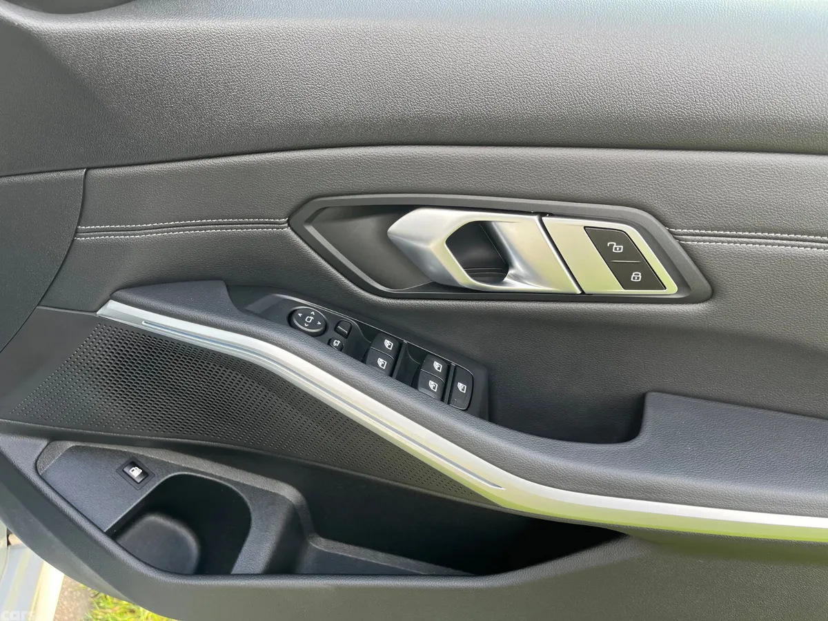 BMW 3-Series Saloon, Petrol Hybrid, 2021, White