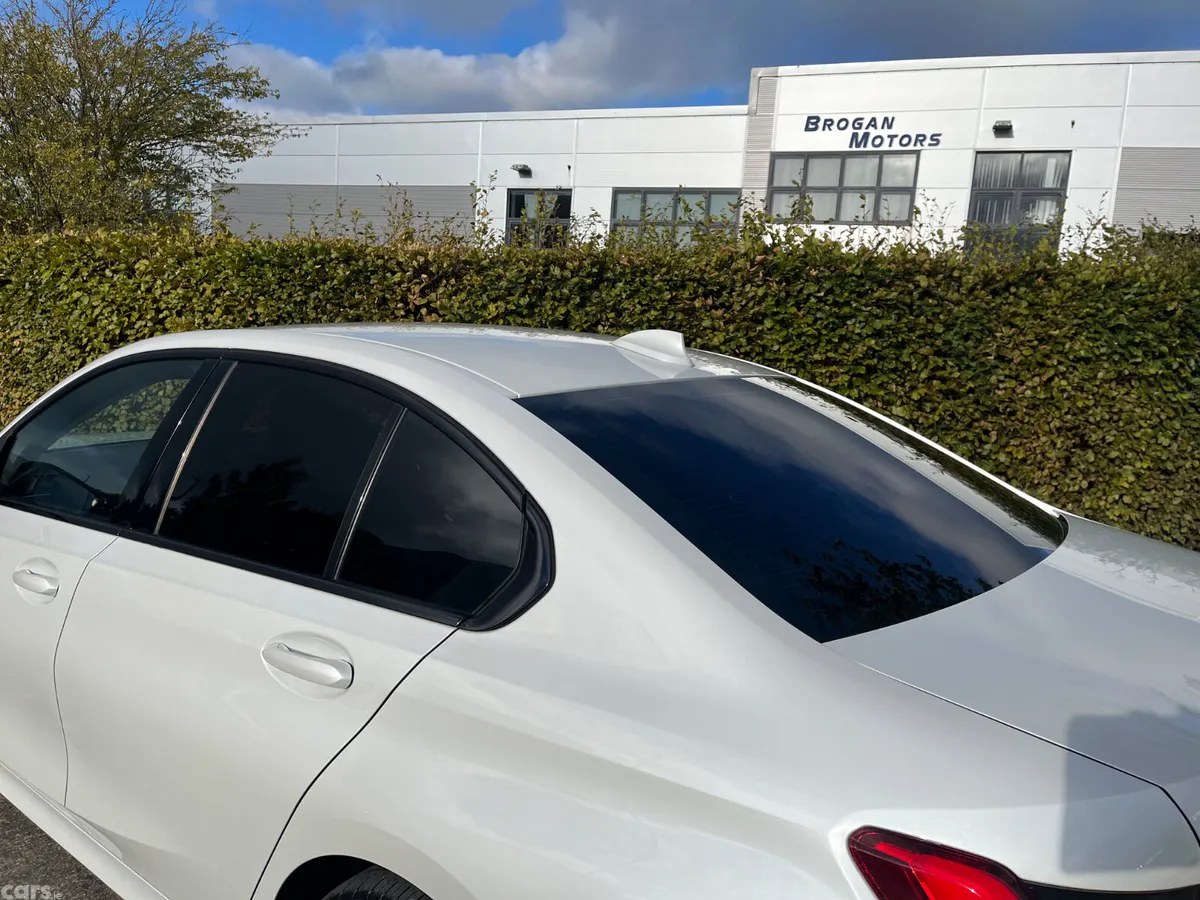 BMW 3-Series Saloon, Petrol Hybrid, 2021, White