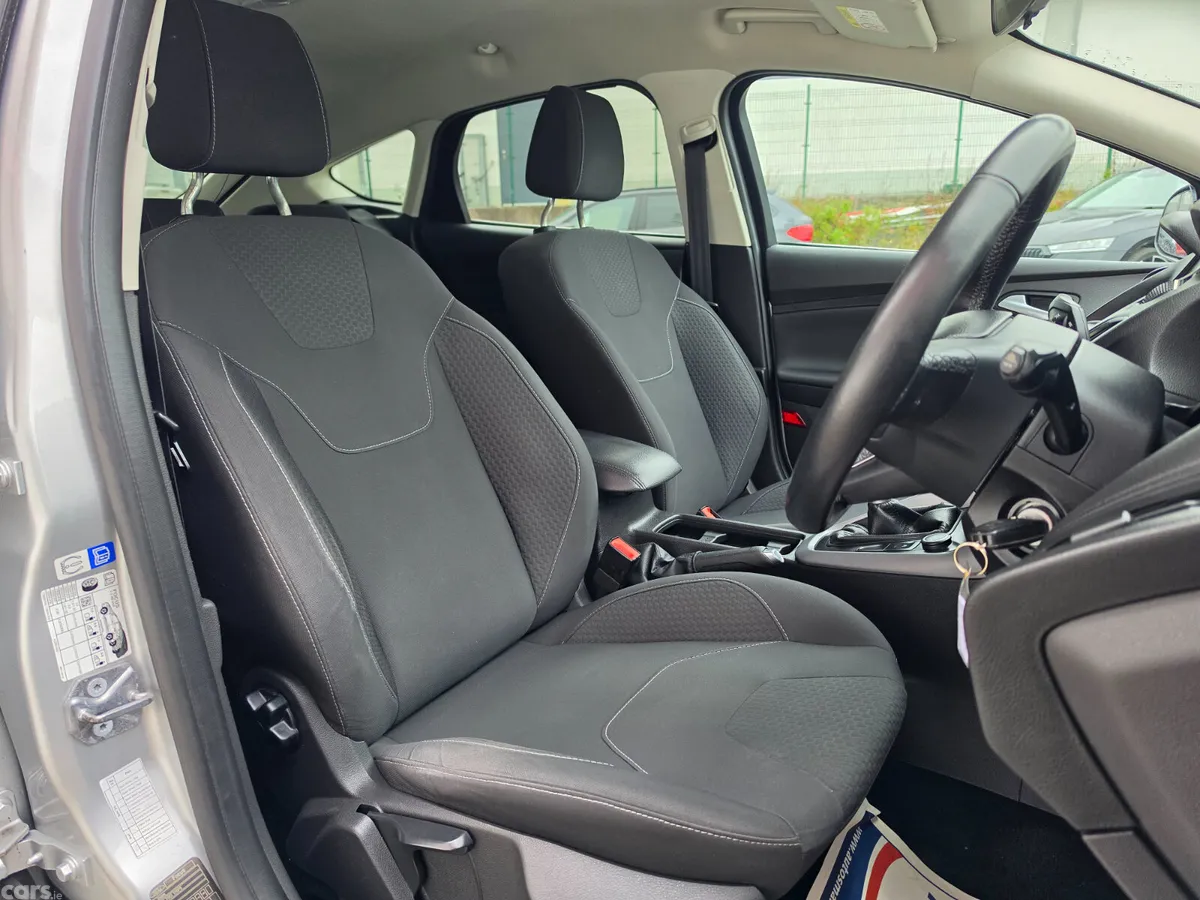 Ford Focus Hatchback, Diesel, 2015, Silver