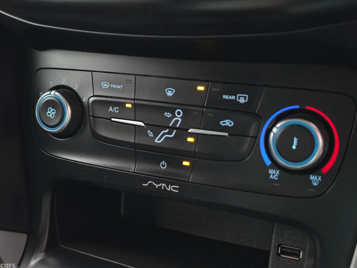 Ford Focus Hatchback, Diesel, 2015, Silver