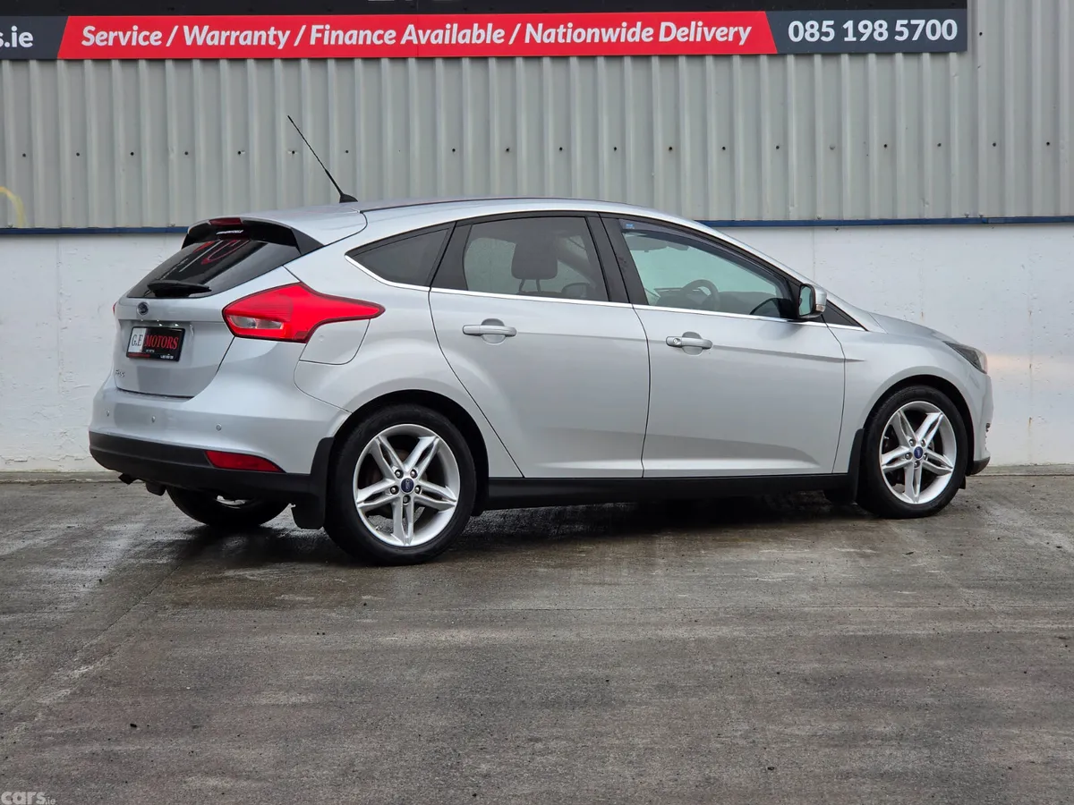 Ford Focus Hatchback, Diesel, 2015, Silver