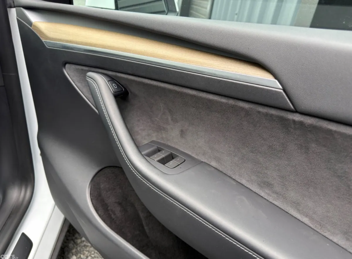 Tesla Model Y SUV, Electric, 2022, White