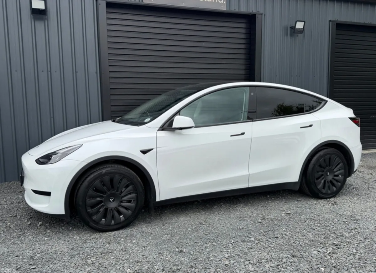 Tesla Model Y SUV, Electric, 2022, White
