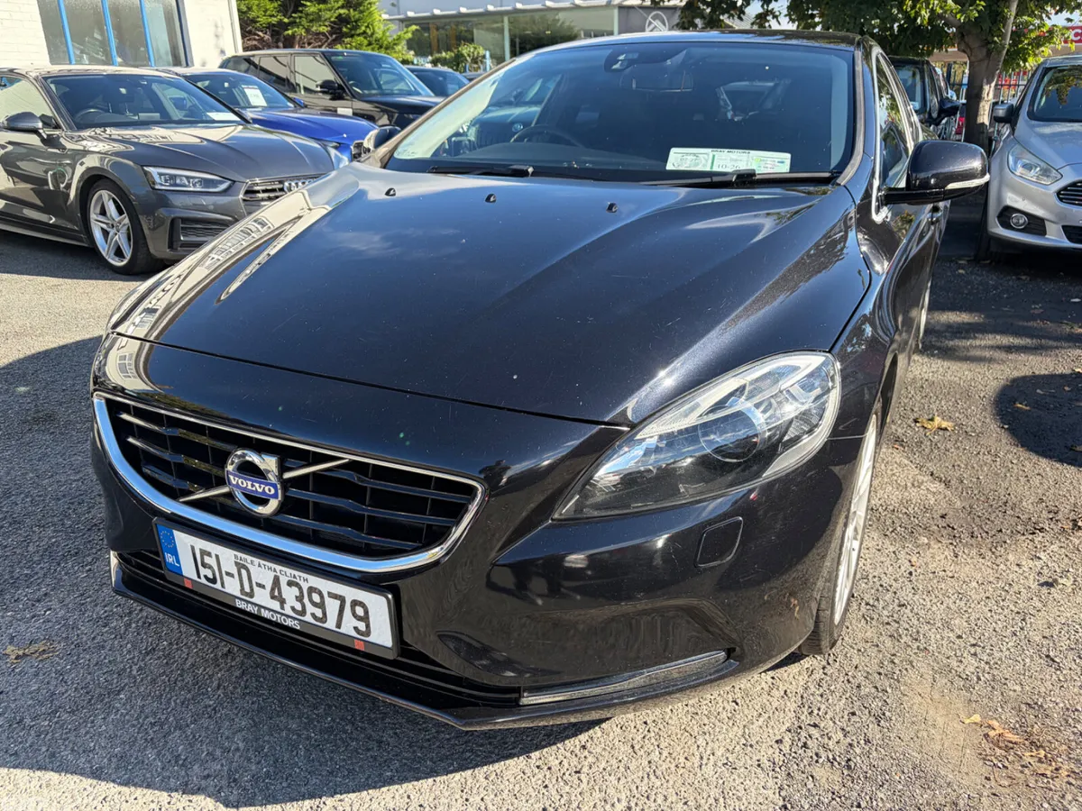 Volvo V40 Hatchback, Diesel, 2015, Black
