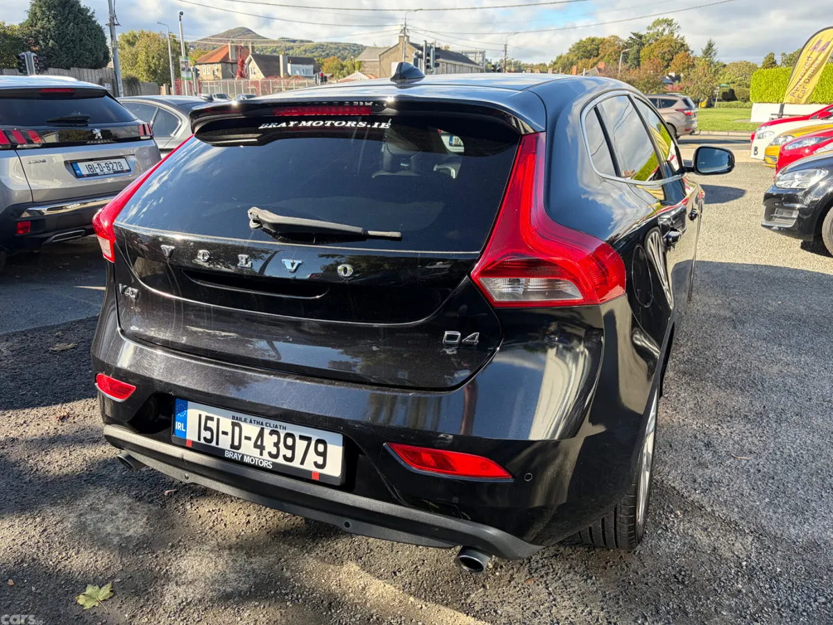 Volvo V40 Hatchback, Diesel, 2015, Black