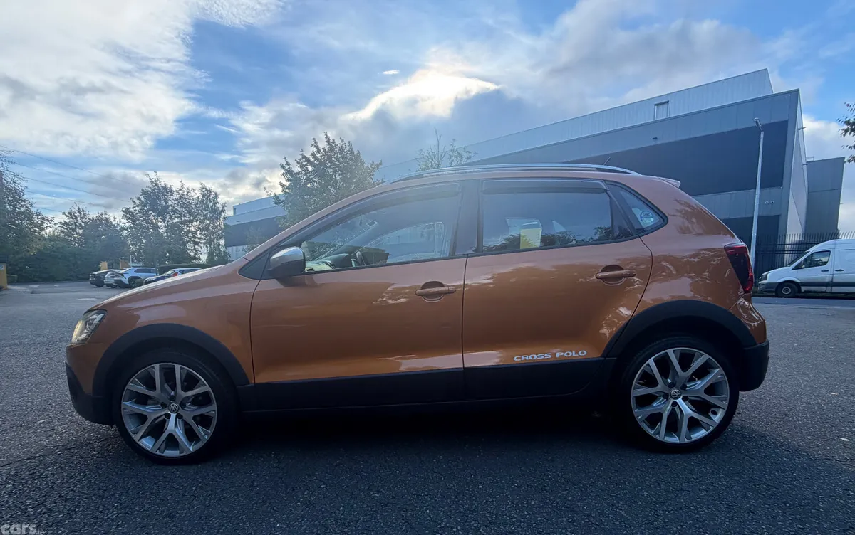 Volkswagen Polo Hatchback, Petrol, 2015, Orange