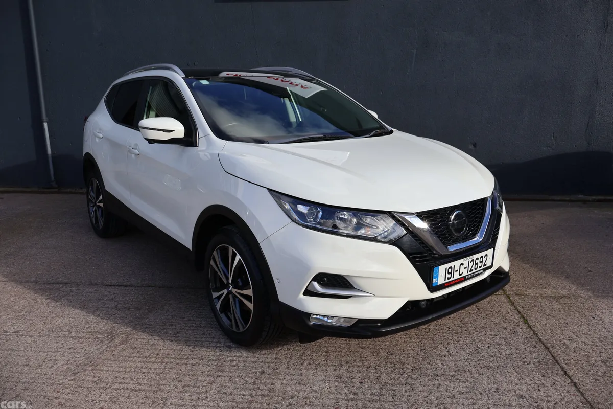 Nissan Qashqai Hatchback, Diesel, 2019, White