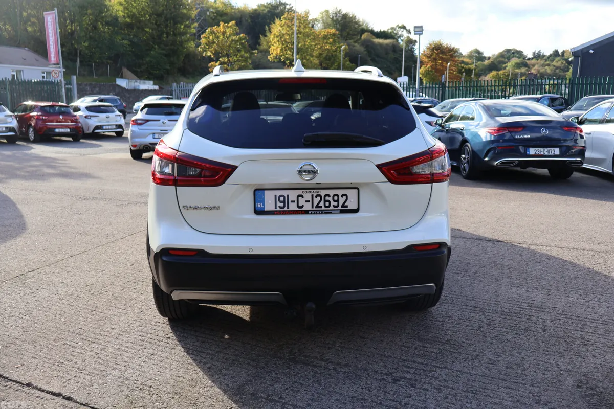 Nissan Qashqai Hatchback, Diesel, 2019, White