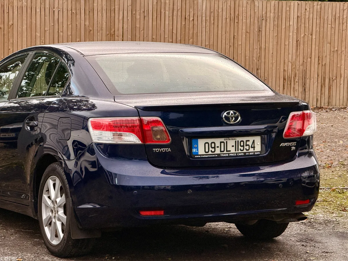 Toyota Avensis Saloon, Diesel, 2009, Blue