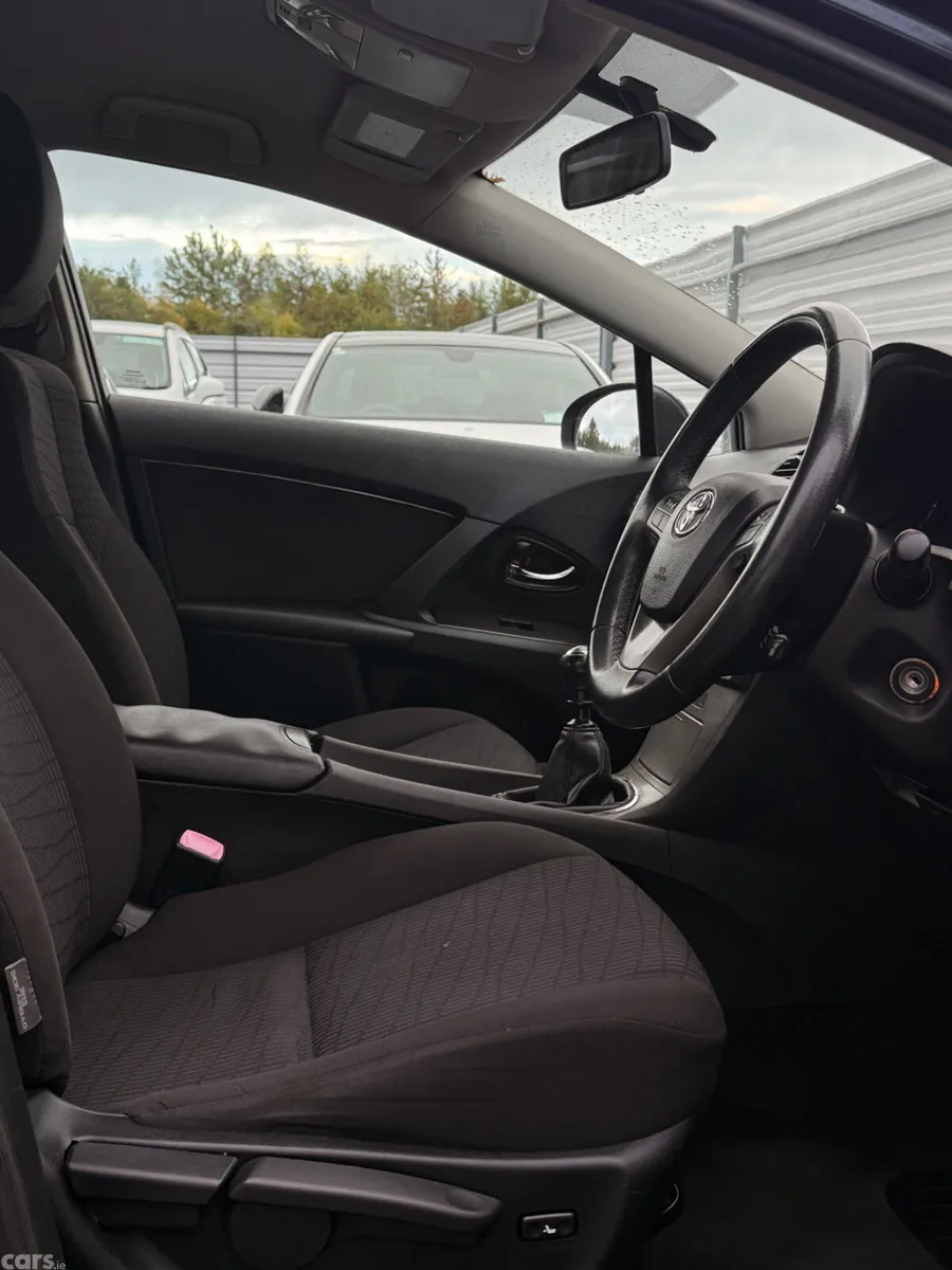 Toyota Avensis Saloon, Diesel, 2009, Blue