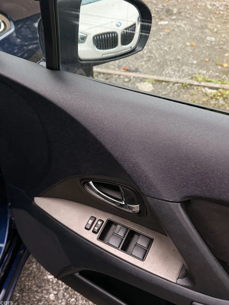 Toyota Avensis Saloon, Diesel, 2009, Blue