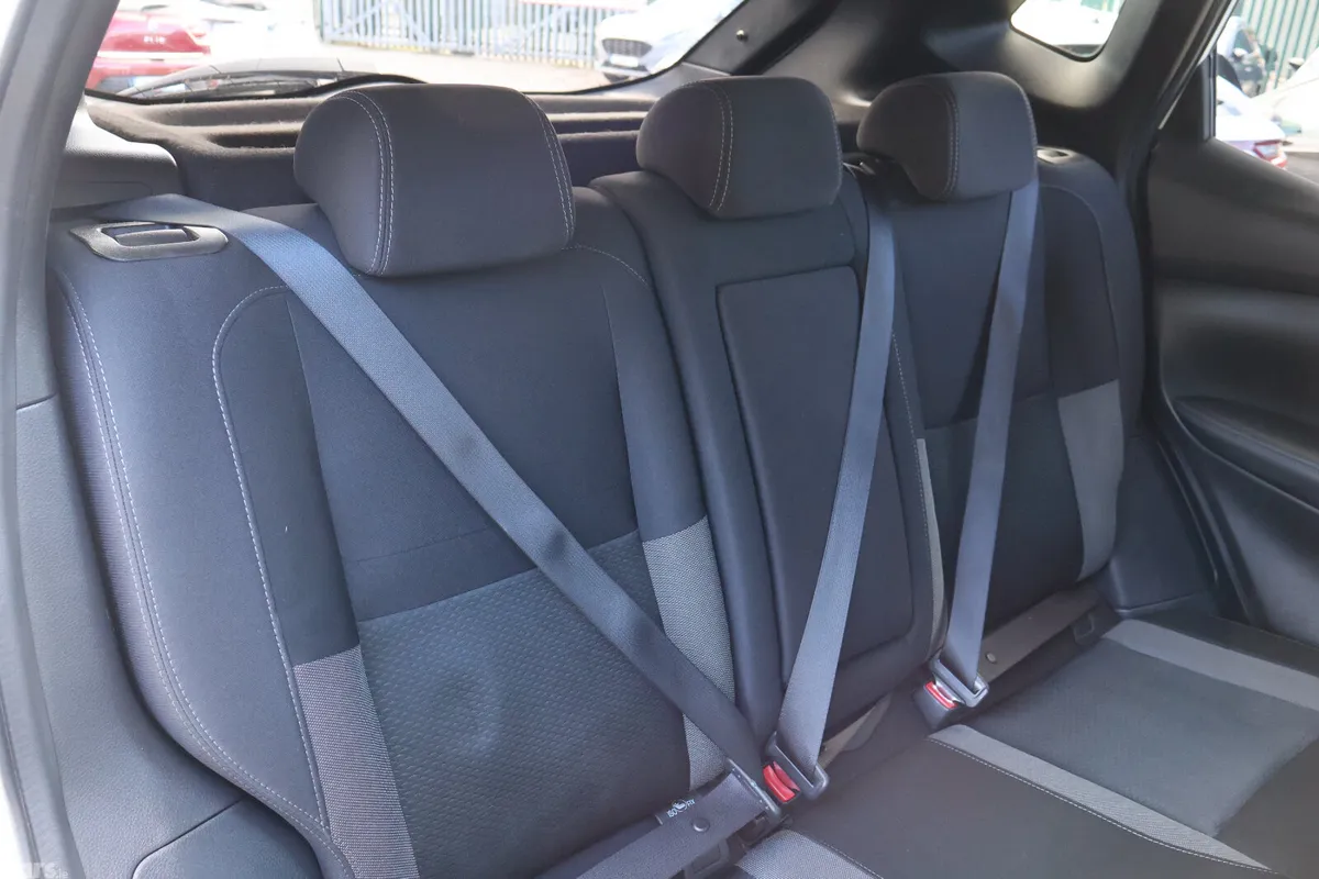 Nissan Qashqai Hatchback, Diesel, 2019, White