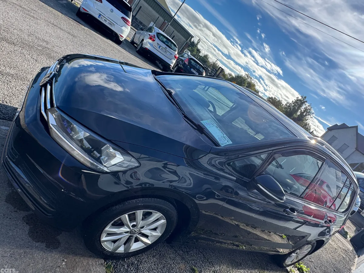 Volkswagen Touran MPV, Diesel, 2017, Black
